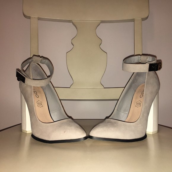 ALDO, Size 6, Suede, Two-Tone Grey & White, Strap Buckle, 4.5" Block Heels - Picture 1 of 12